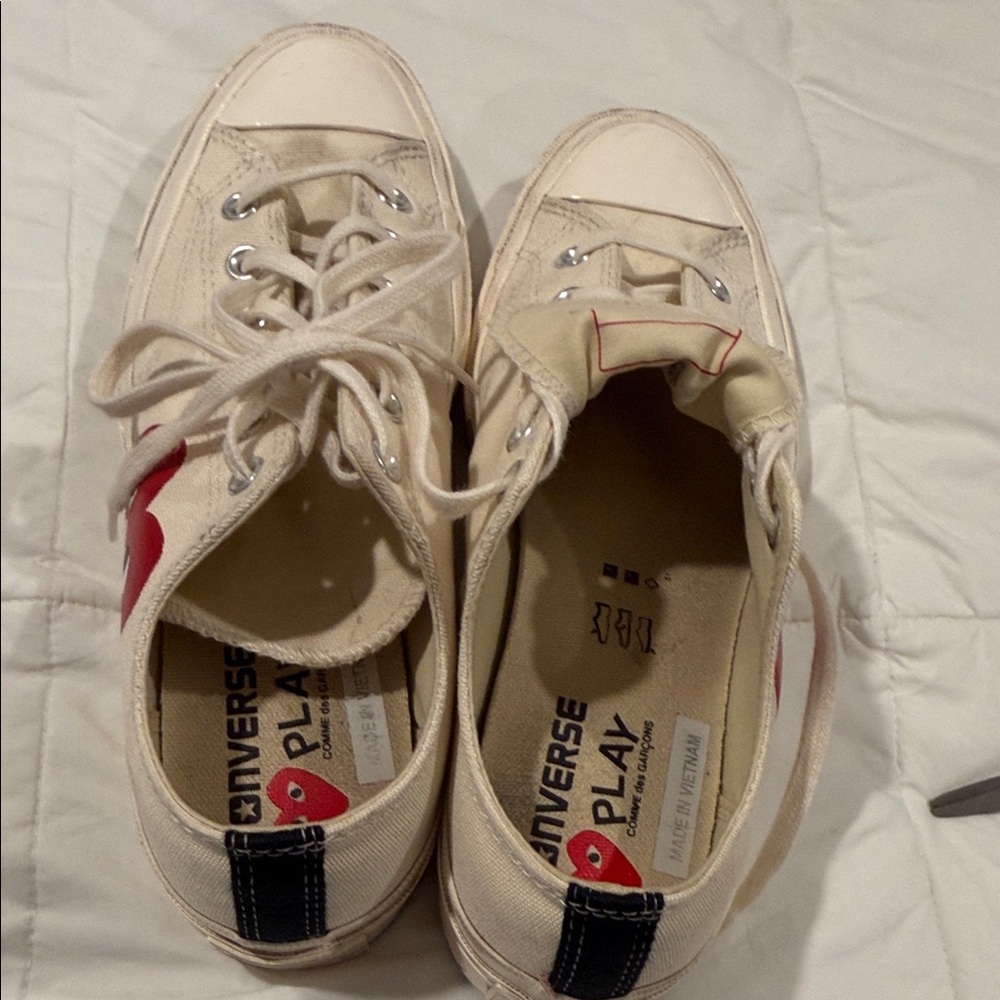Comme des Garcons PLAY men’s Cream and Red Sneakers - Picture 8 of 12